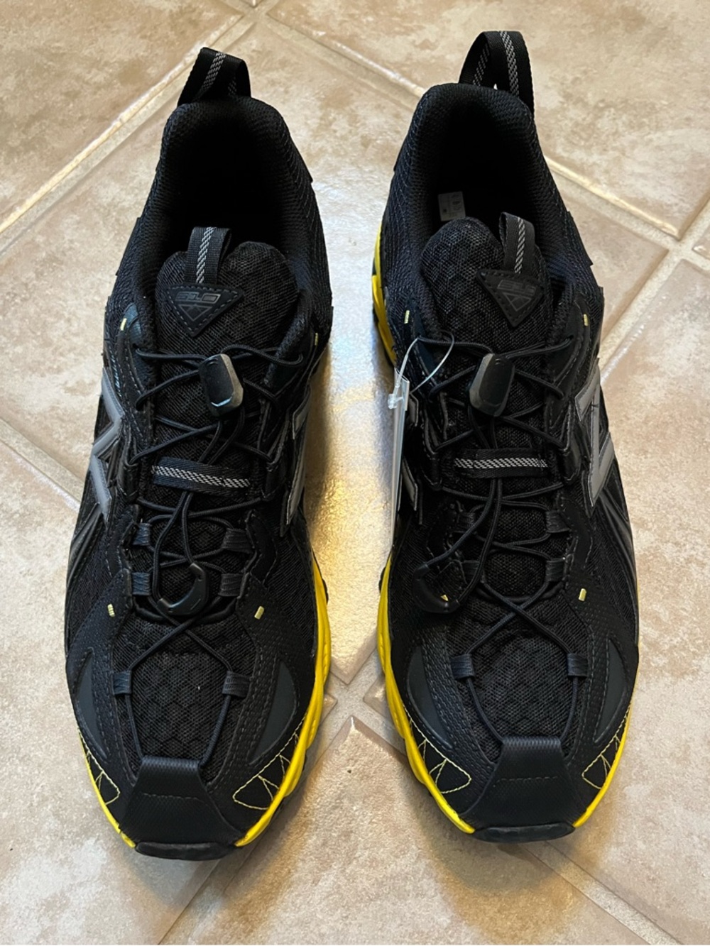 NEW BALANCE 610 ‘BLACK HONEYCOMB’ - Picture 3 of 10